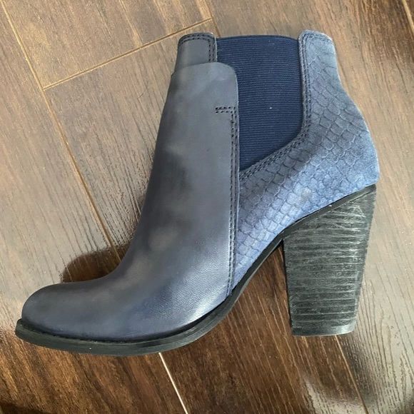 ALDO Blue Healed Boots Size 7.5 - Picture 7 of 16